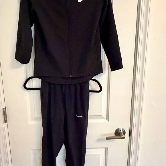 Kids Nike dry fit Black Tracksuit set- unisex - Picture 2 of 11